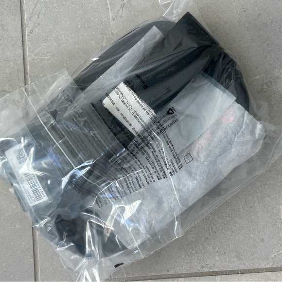 NWT Disney x Lululemon Everywhere Belt Bag 1L Mickey in Motion Graphic - Picture 8 of 8